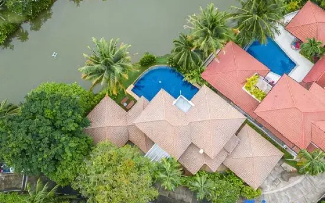 *4BR Villa • Pool Paradise • 700m to Beach V131