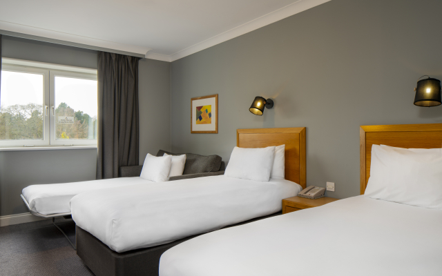 Holiday Inn Edinburgh Zoo by IHG
