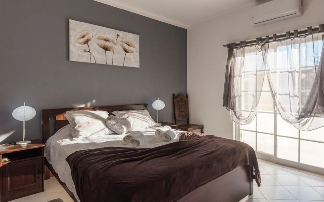 Dipti's Bed and Breakfast