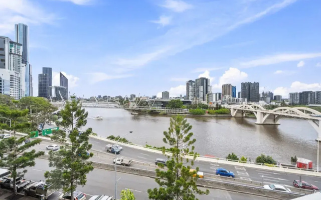 Stylish Studio in the Heart of Brisbane City