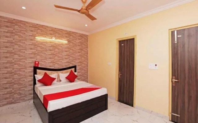 OYO 70049 Hotel Green Apple