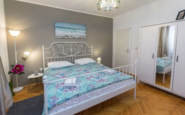 Apartments Zmika