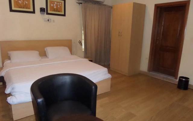 Noahs ark hotel and suites