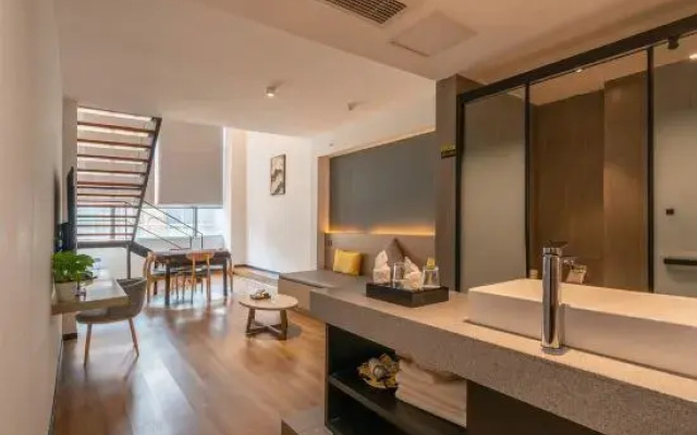 Luzhou Sky City Hotel