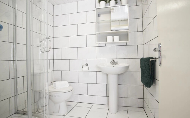Short Stay Bristol - Mina A Apartment
