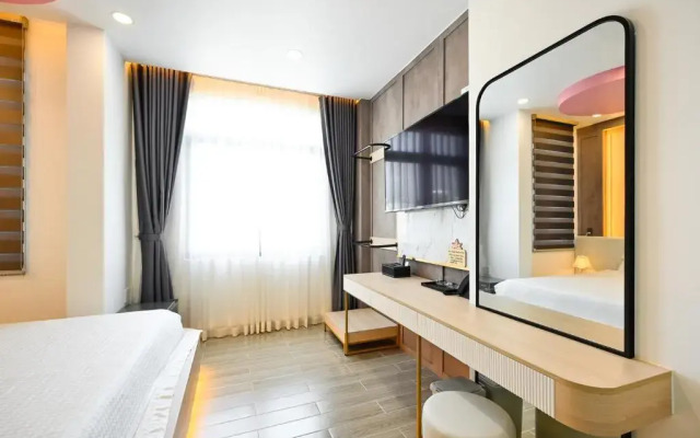 Lotus Airport Hotel Saigon