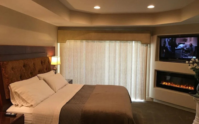 Perfectly Romantic Branson Condo