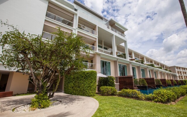 Отель Phuket Panwa Beachfront Resort вид на фасад