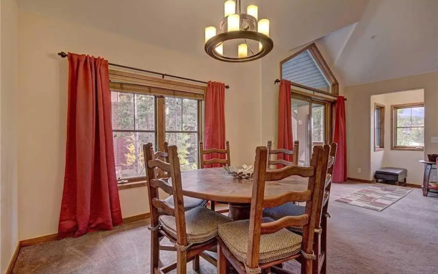 Los Pinos Condominiums by Breckenridge Resort Managers