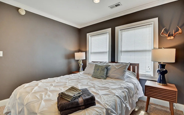 Spacious 4BR House Near Prime Downtown!
