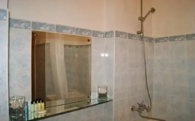 Okhotnichya Berloga U Liteynogo Mosta Apartment