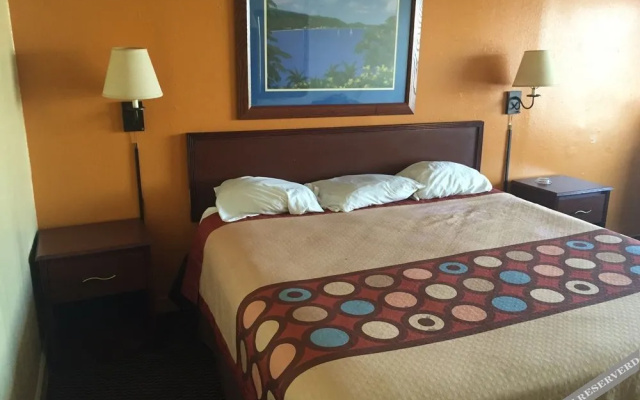 Super 8 Wildwood