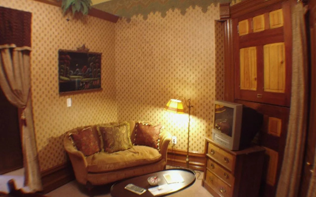 Edgar Olin House B&B