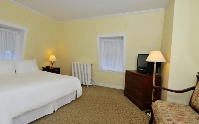Yankee Peddler Inn