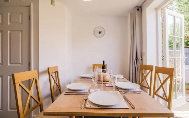 Charming 2 Bedroom Home in the Cotswolds