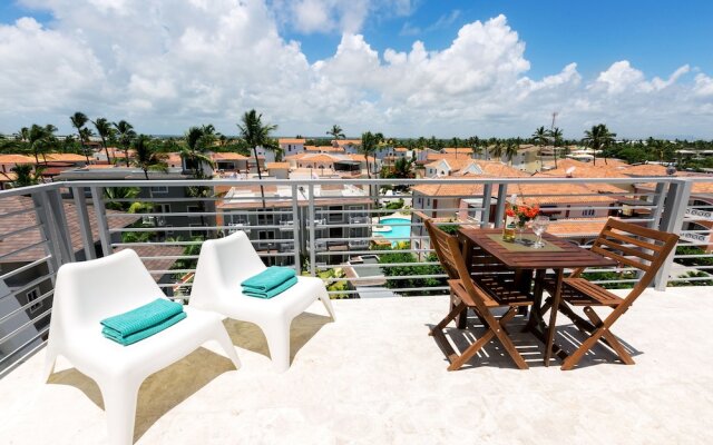 Отель Ducassi Suites Rooftop Pool Beach Club & Spa вид на фасад