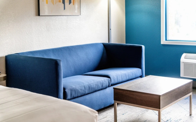 Holiday Inn Express & Suites Phoenix - Mesa West