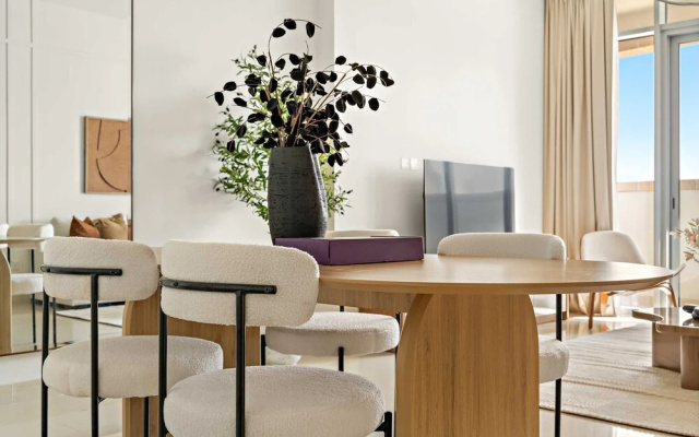 Silkhaus Exclusive 1BR Stay at Julphar Tower