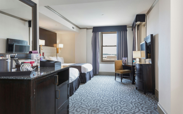 Hotel Blackhawk, Autograph Collection