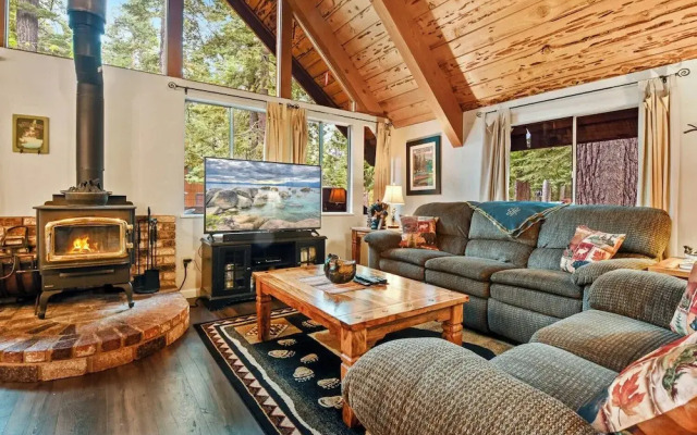 West Shore Haven Near Beach & Outdoor Fun!