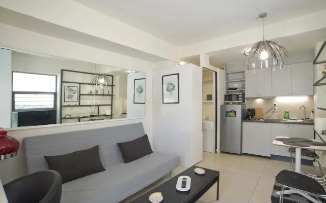 Milanou Glyfada G4 Corner