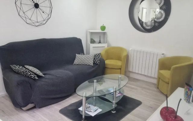MAISON ENTIERE ,2 CHAMBRES, PARKING compris