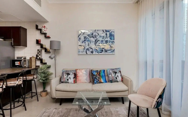 Handsome 1BR in Bay Central Tower