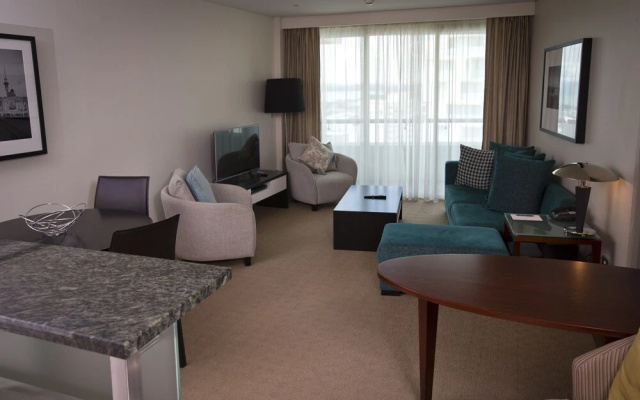 QV Modern Apt in CBD w Carpark-868