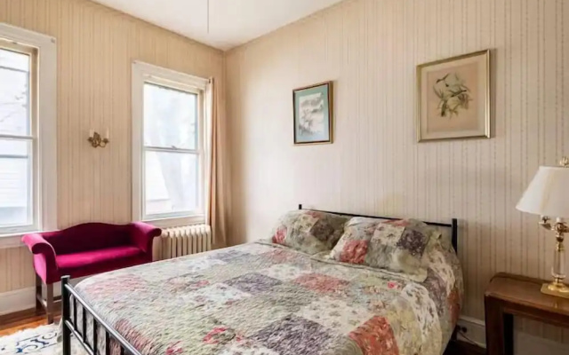 Cozy Cape Cod Bungalow