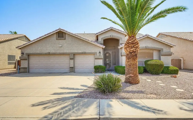 Private Pool & Patio: Family Retreat in Mesa