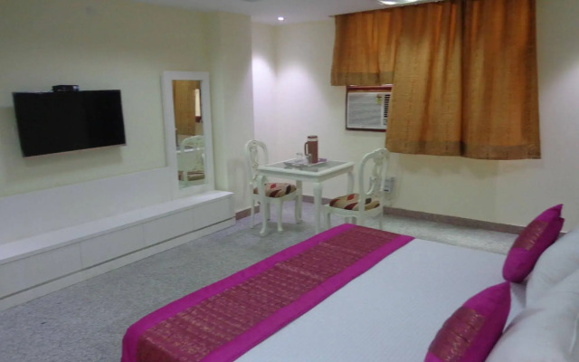 Airport Hotel The Paramont