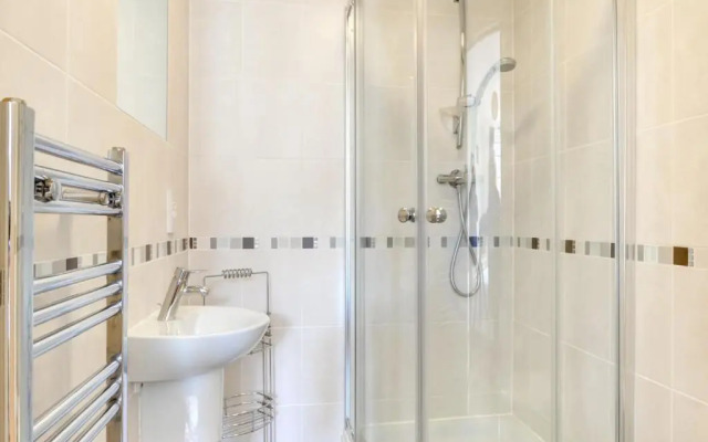 Flat 8 Broadleys