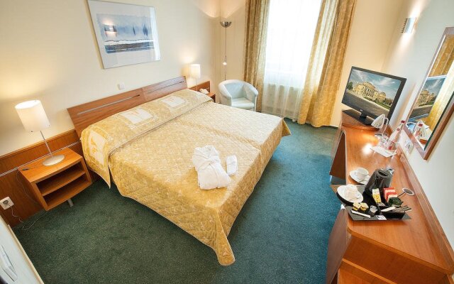 Отель Ramada Airport Hotel Prague Чехия, Прага - 2 отзыва об отеле, цены и фото номеров - забронировать отель Ramada Airport Hotel Prague онлайн комната для гостей