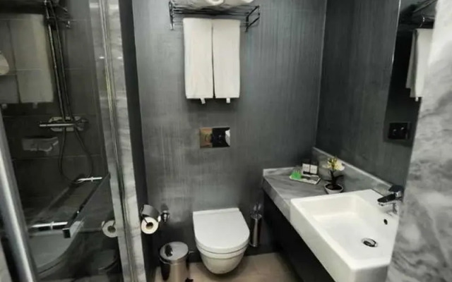 Akoni Hotel