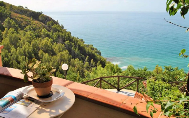 House Arborea Sperlonga