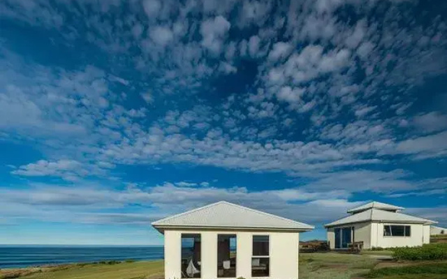 Saltwater - Absolute Oceanfront, Hot Tubs, Sauna, Fire Pits