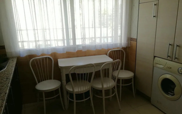 Los Ranchos Levante Apartment