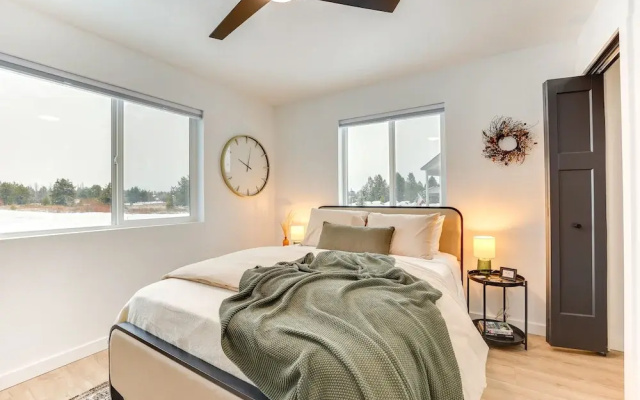 Family-friendly Donnelly Home w/ Private Hot Tub!