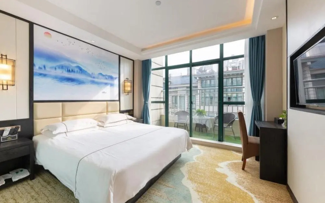 Yiwu Luckbear Hotel