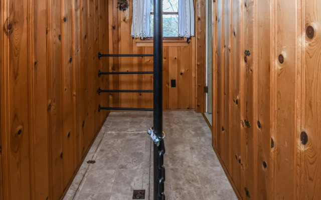 Lakeside Hide-A-Way 2 Bedroom House