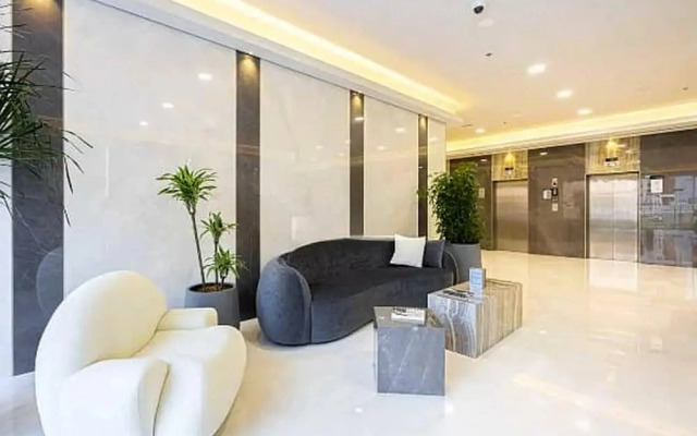 Stunning 1BR Luxury Apt with Pool View