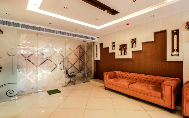 OYO 65601 JPS Galaxy Hotel
