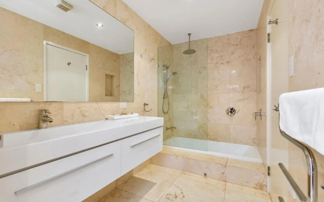 Depper St Large Luxury Residence Entire House