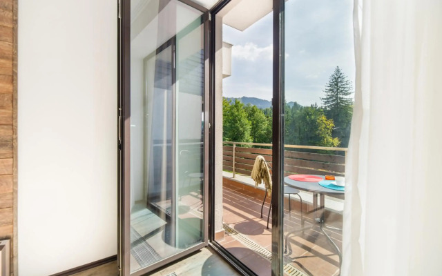 Art Gallery Apartment in Silver Mountain