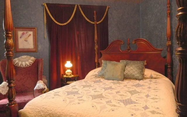Montgomery Mansion Bed and Breakfast