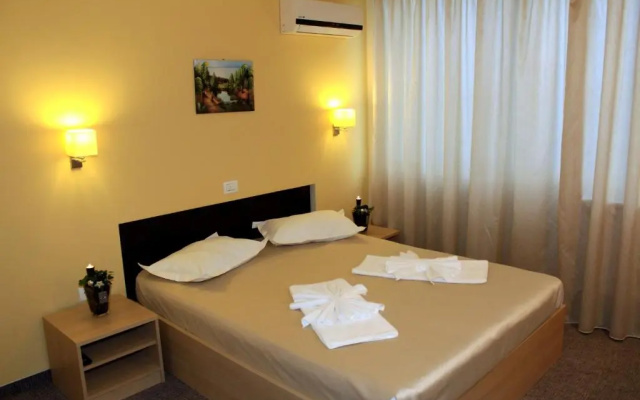 Hotel Flora