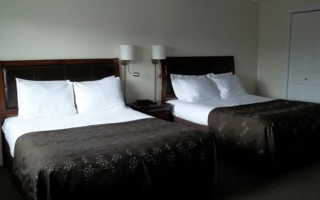 The Bayshore Waterfront Inn