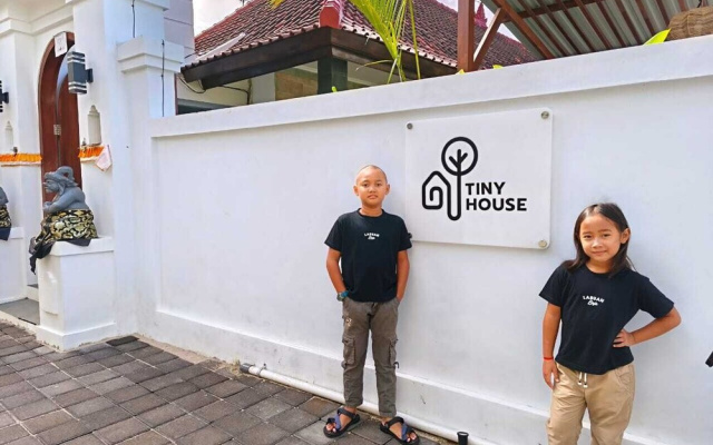 Green Cottage by ABM