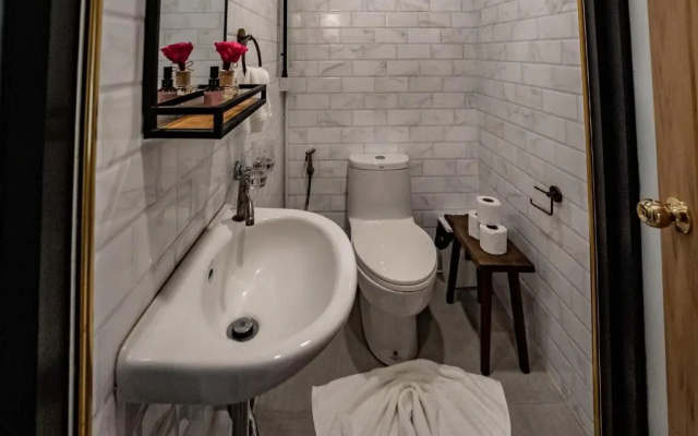 Luxury Industrial Flat 5 Mins From Nimman