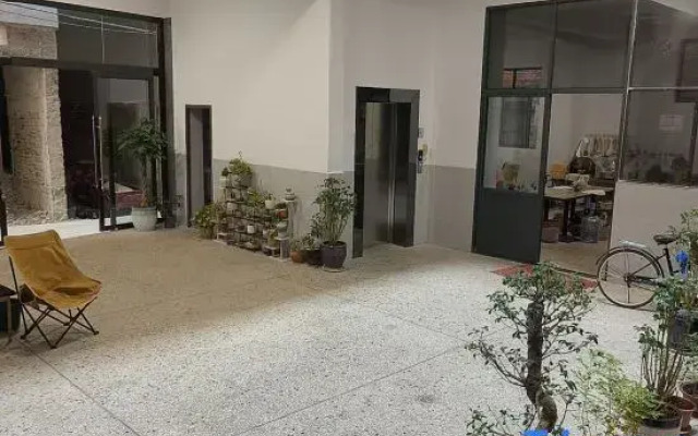 Mile Zhuangzhuang Chinese Siheyuan